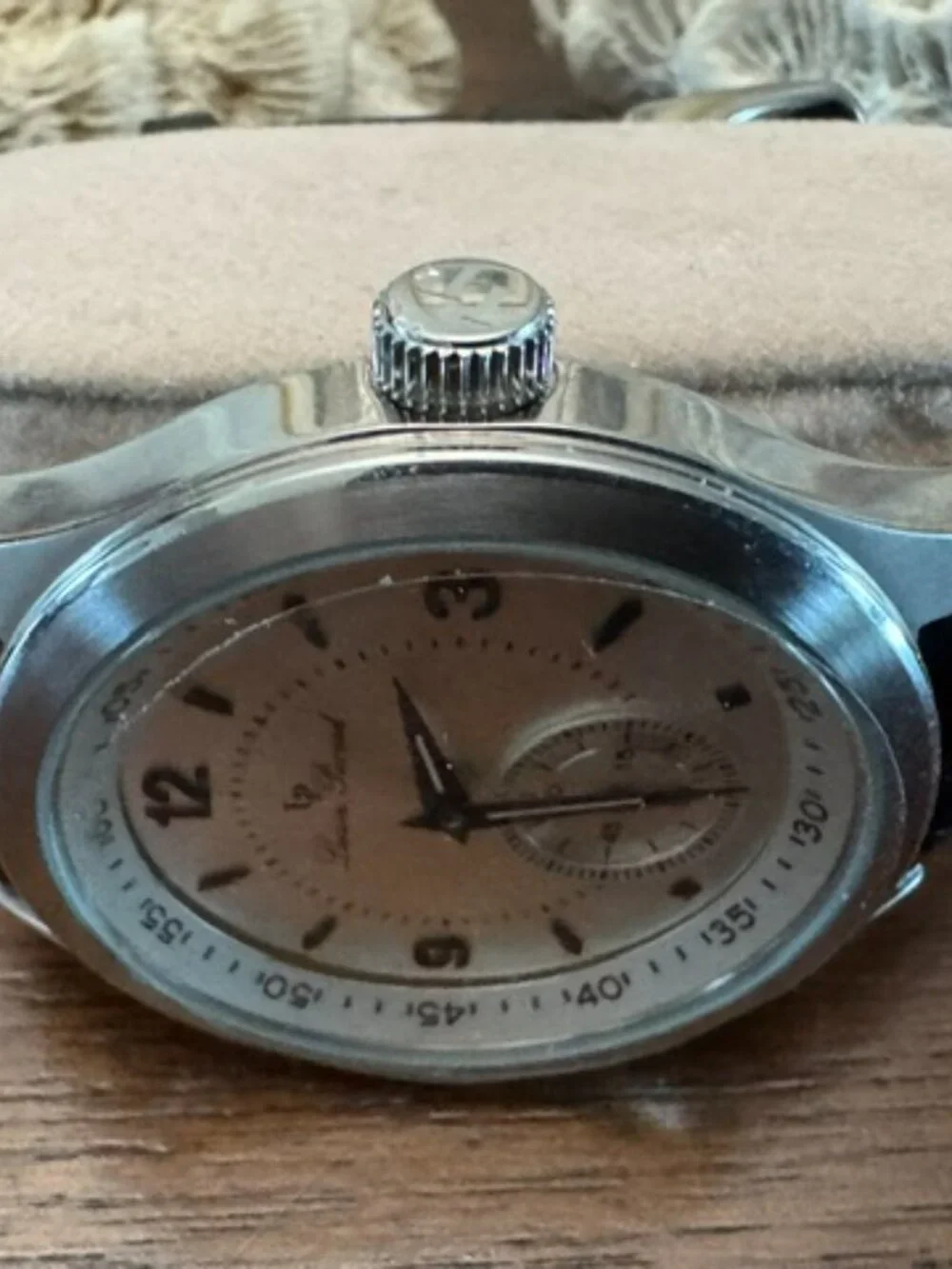 ELEGANT - Lucien Piccard Grande Quartz Watch - Model #11608